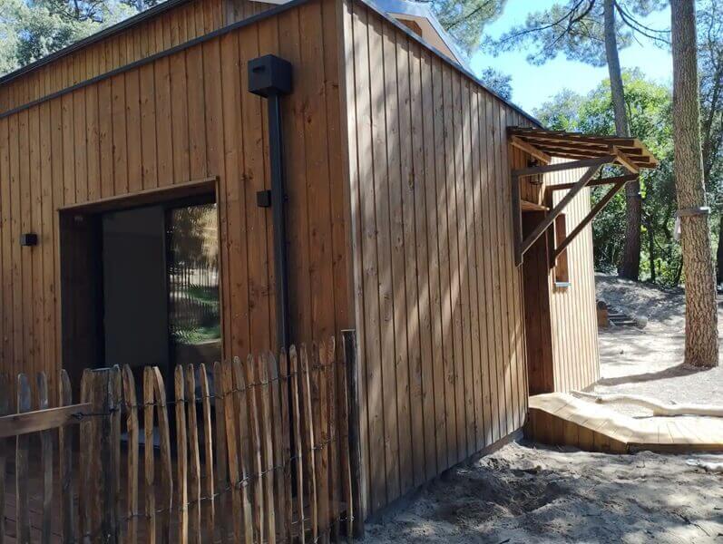 Chambre d’hôte L’Orée Sablée dans un cadre boisé
